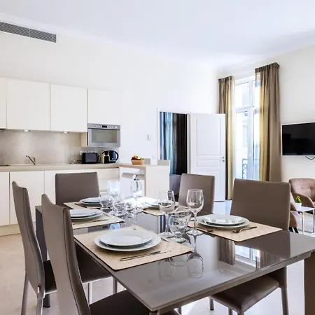 3 Pieces Rue D'antibes A Deux Pas Du Palais Des Festivals - 3 Pieces Rue D'antibes A Deux Pas Du Palais Des Festivals Mae-2263 Appartement *