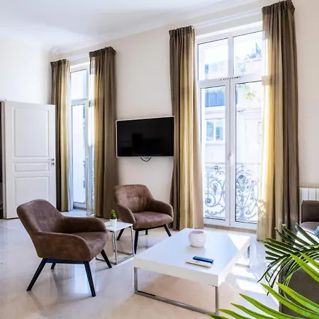 3 Pieces Rue D'antibes A Deux Pas Du Palais Des Festivals - 3 Pieces Rue D'antibes A Deux Pas Du Palais Des Festivals Mae-2263 Appartement