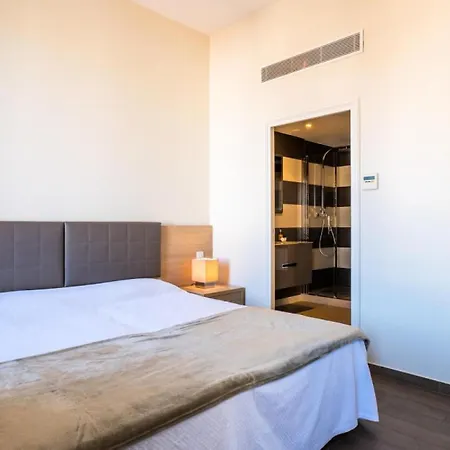 Résidence 3 Pièces Rue D’antibes à Deux Pas Du Palais Des Festivals - 3 Pièces Rue D’antibes à Deux Pas Du Palais Des Festivals Mae-2263 Appartamento Cannes