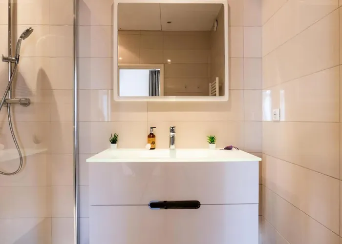 Résidence 3 Pièces Rue D’antibes à Deux Pas Du Palais Des Festivals - 3 Pièces Rue D’antibes à Deux Pas Du Palais Des Festivals Mae-2263 Appartamento Cannes