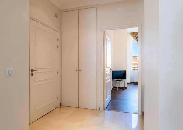 Résidence 3 Pièces Rue D’antibes à Deux Pas Du Palais Des Festivals - 3 Pièces Rue D’antibes à Deux Pas Du Palais Des Festivals Mae-2263