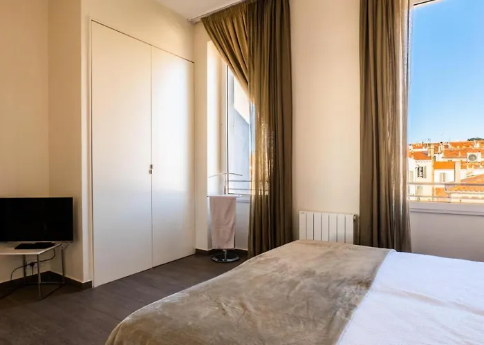 Résidence 3 Pièces Rue D’antibes à Deux Pas Du Palais Des Festivals - 3 Pièces Rue D’antibes à Deux Pas Du Palais Des Festivals Mae-2263 Appartamento *